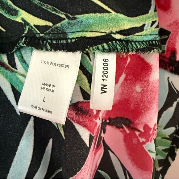 New York & Company Floral Flutter Sleeve Blouse Size L - Picture 4 of 4